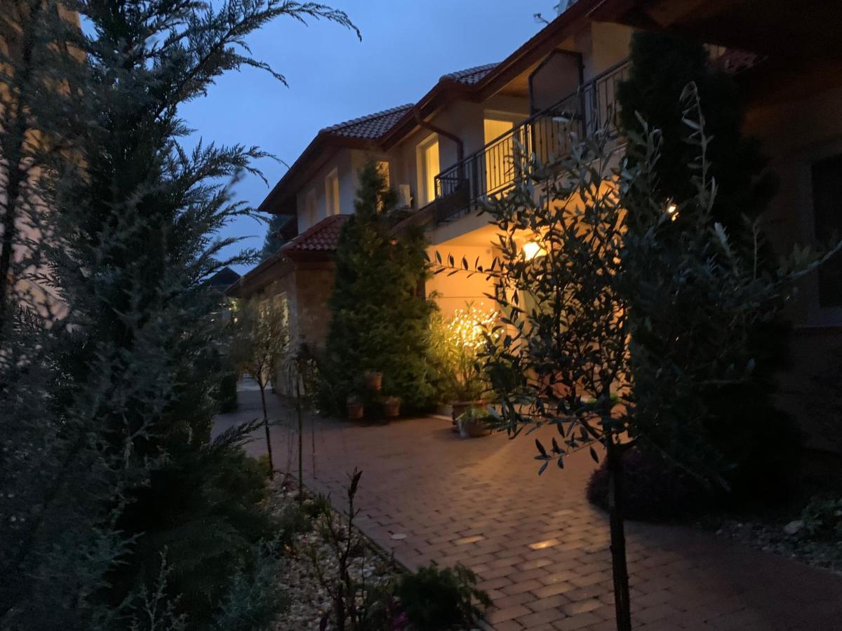 Andi Apartman Hévíz Εξωτερικό φωτογραφία